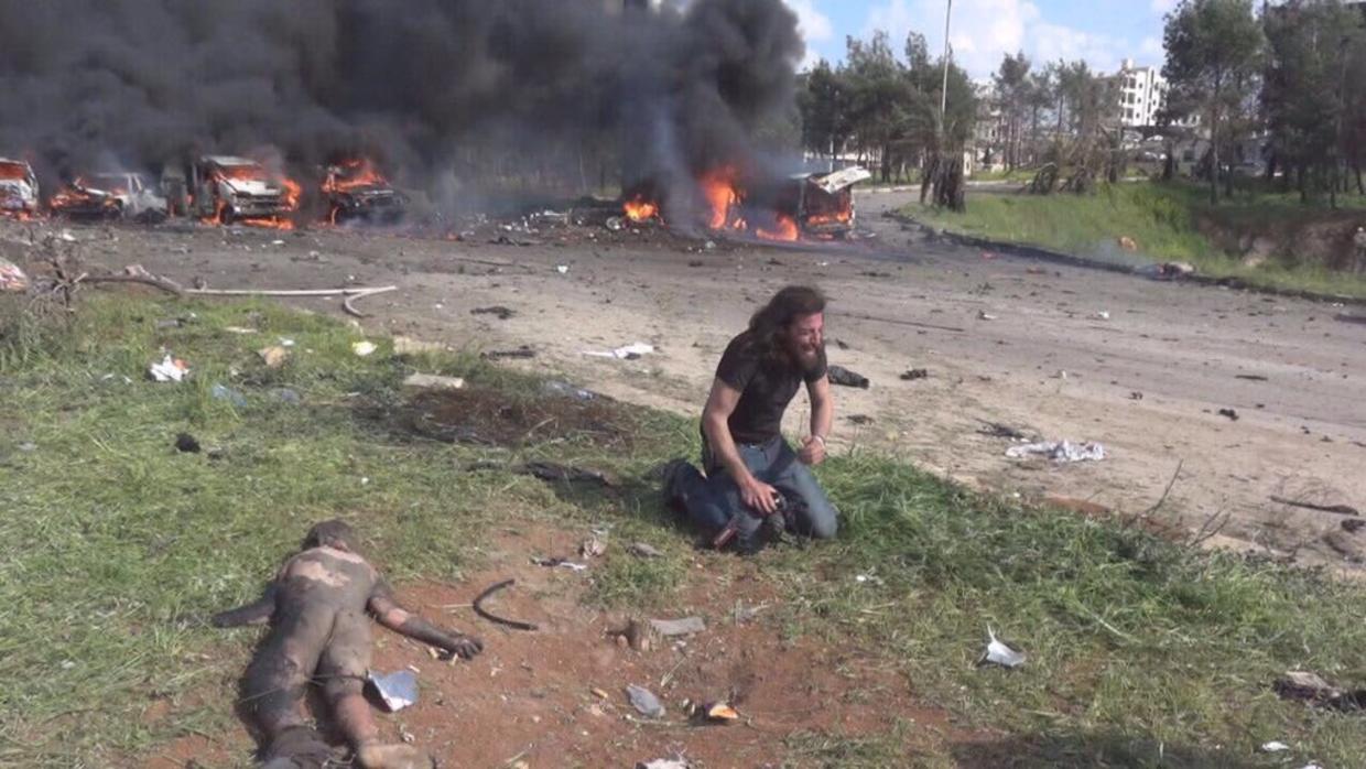 Leia mais sobre o artigo Em vez de tirar fotos, jornalista socorre garotinho em atentado na Síria