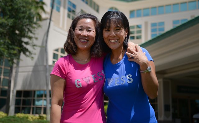 Leia mais sobre o artigo Após 40 anos separadas, irmãs se surpreendem ao saber que trabalham juntas